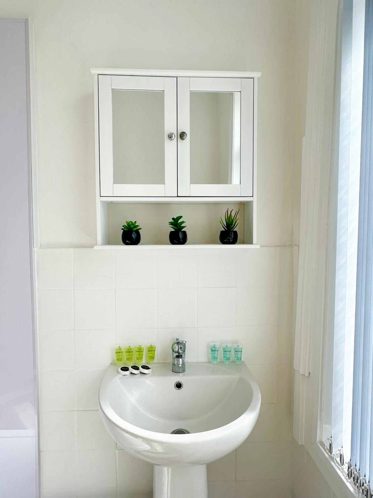 Вилла Cosy & Modern 4Bd House Near Anfield Stadium Ливерпуль Экстерьер фото