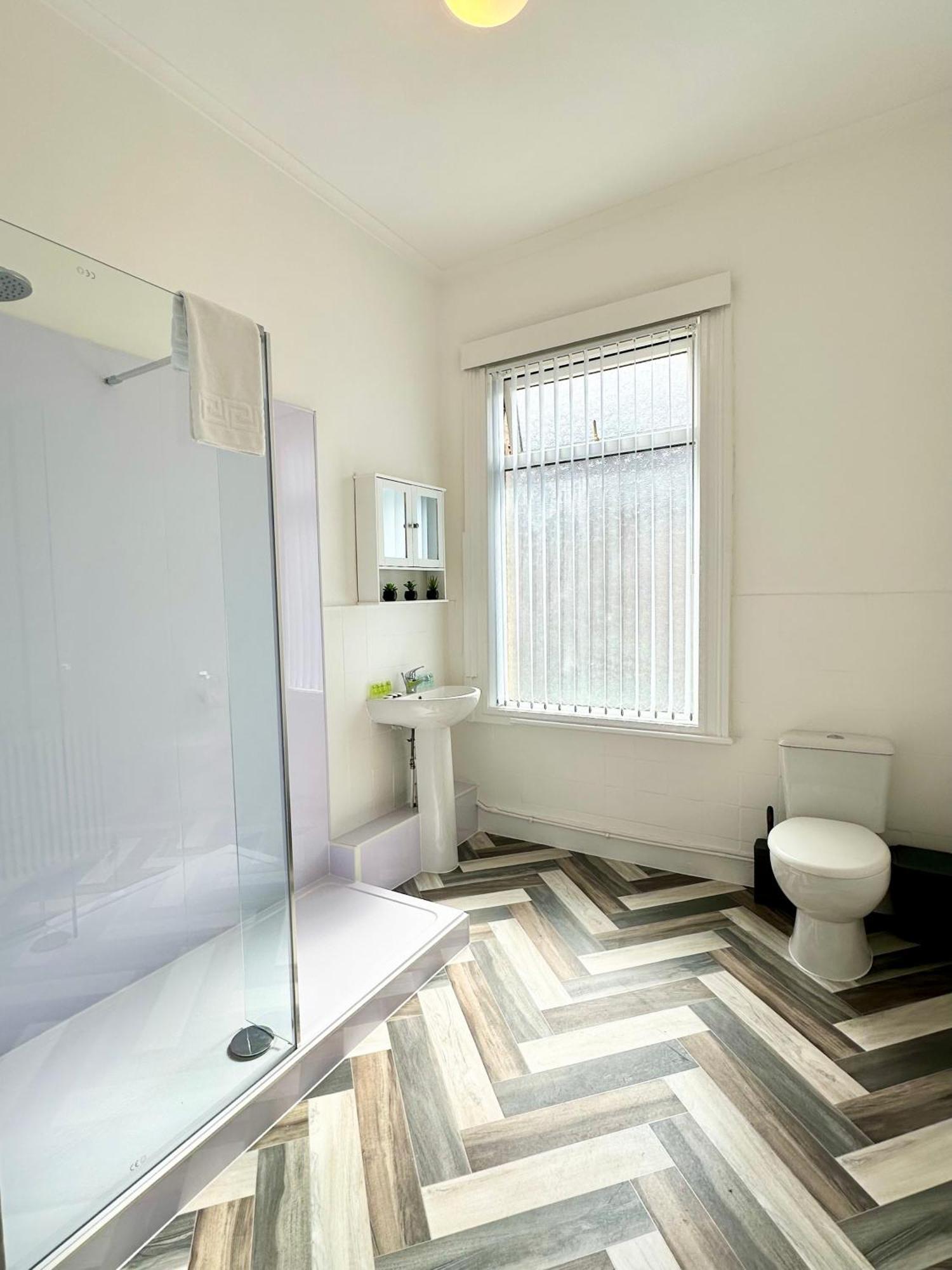 Вилла Cosy & Modern 4Bd House Near Anfield Stadium Ливерпуль Экстерьер фото
